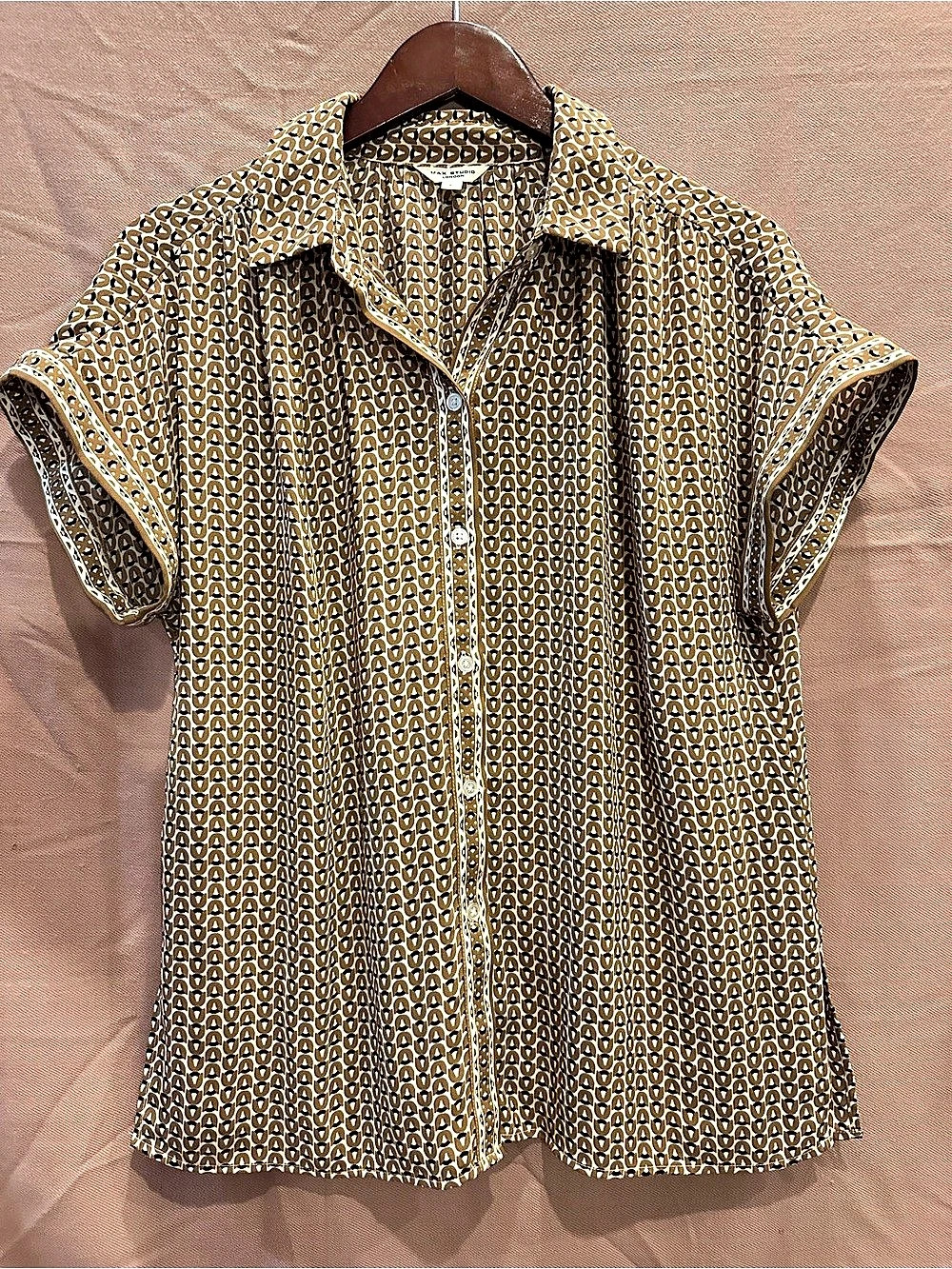 Max Studio Top in Brown & Black Size Large